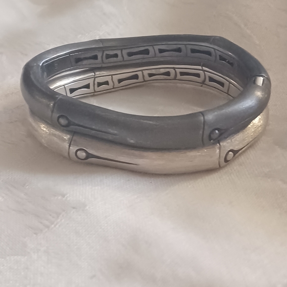 John Hardy Bamboo Brushed Sterling Silver Curved Hinged Bangle, Size Small - Picture 10 of 11